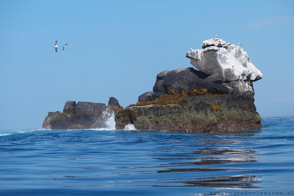 Galapagos Los tuneles tour