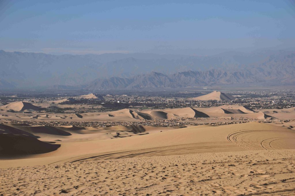 Sandboarden in Huacachina